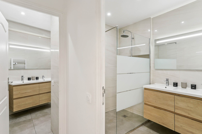 Bathroom 2, Spacious apartment - 4BR 10P - Place d'Italie, Paris
