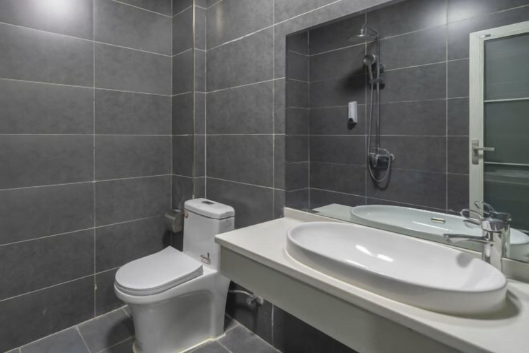 Bathroom 3, Korla Ruixin Express Hotel, Bayin'gholin Mongol
