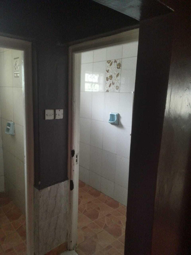 Bathroom, Aberdare gardens and resort karatina, Mathira