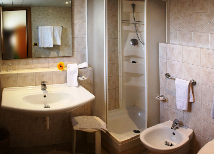 Bathroom 4, Joli Park - Caroli Hotels, Lecce