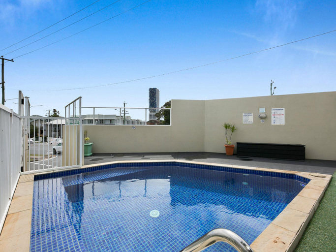 Sport & Beauty, Sleek Apartment With Pool and Rooftop Terrace, Gold Coast