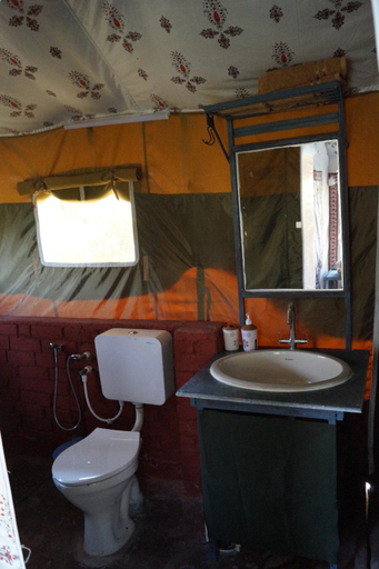 Bathroom 3, Jaseelo Camps near Tehri Lake, Tehri Garhwal