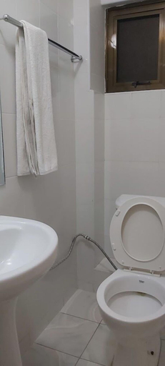Bathroom 5, KIANDANI HOTEL, Machakos Town