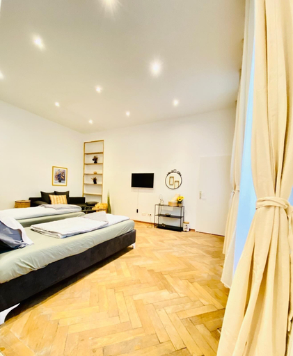 Room 5, Bright and Spacious 2BR Flat Westbahnhof, Wien
