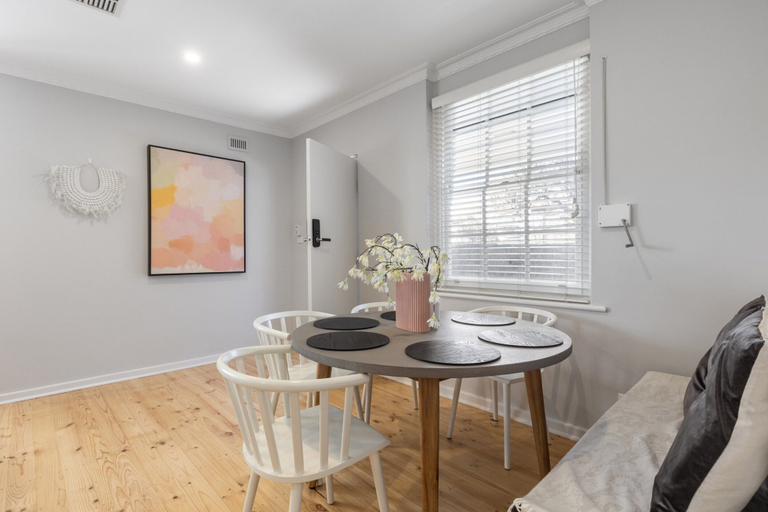 Private kitchen 5, Beachside House With Garage and Outdoor Space, Adelaide