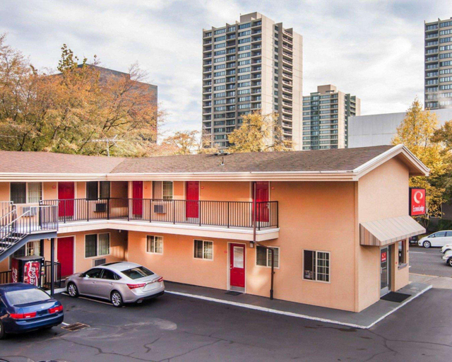Exterior & Views 2, Econo Lodge Portland Downtown, Multnomah