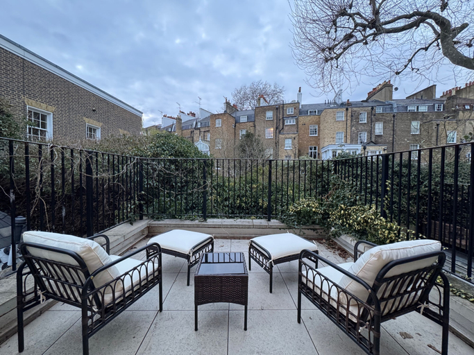 Terrace/patio 2, Central Apartment - Sleeps 2 & Private Patio, London