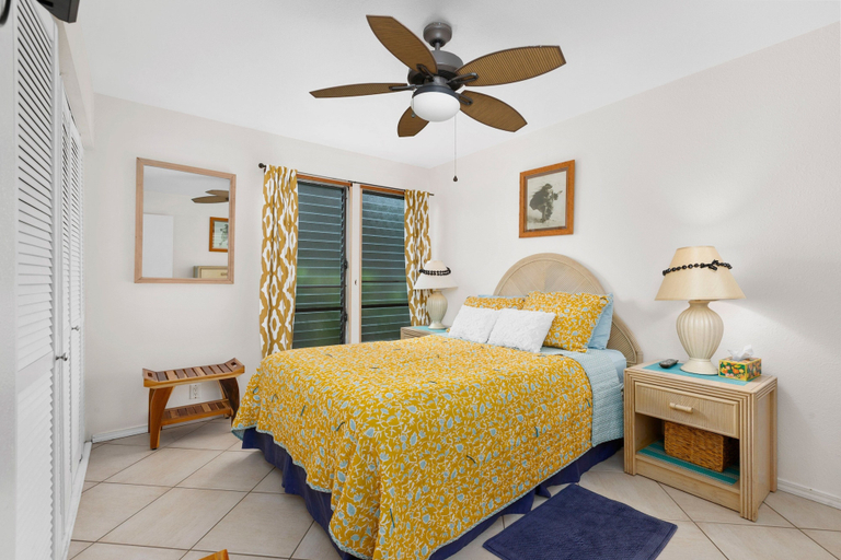 Room 4, Sea Village 4113 2 Bedroom Condo, Hawaii