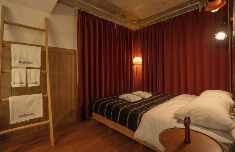 Bedroom 3, Brooklyn Blues, Jongno