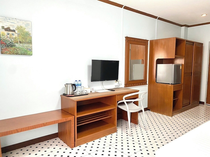 Others 3, Chainatgrand Hotel, Muang Chai Nat