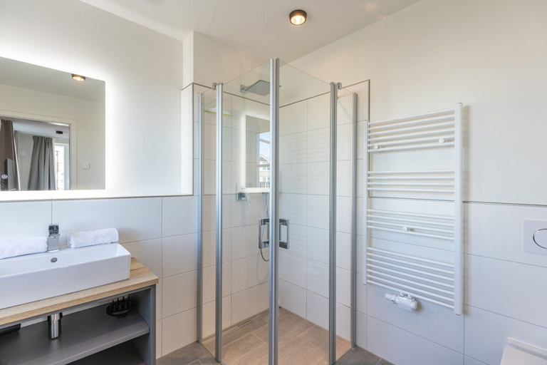 Bathroom 5, Luxusapartement mit Meerblick, Nordfriesland