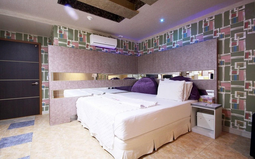 Bedroom 4, Gumi Wonpyeong-dong Lancelot, Gumi