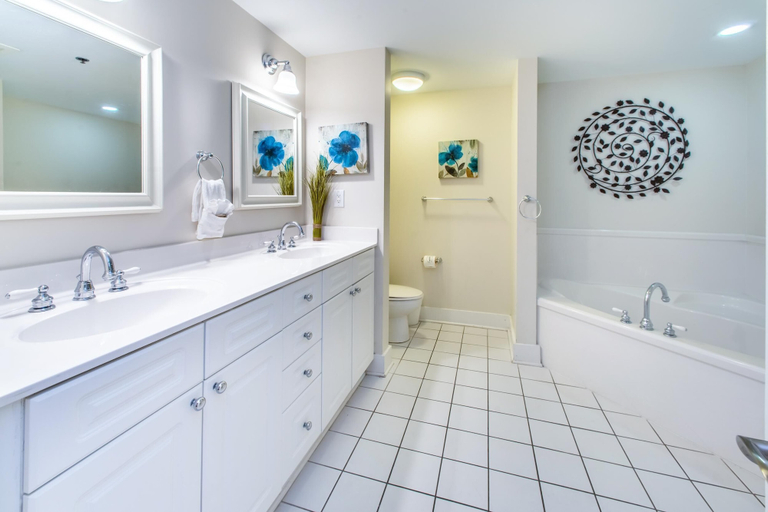 Bathroom 4, Waterscape 235-a, Okaloosa