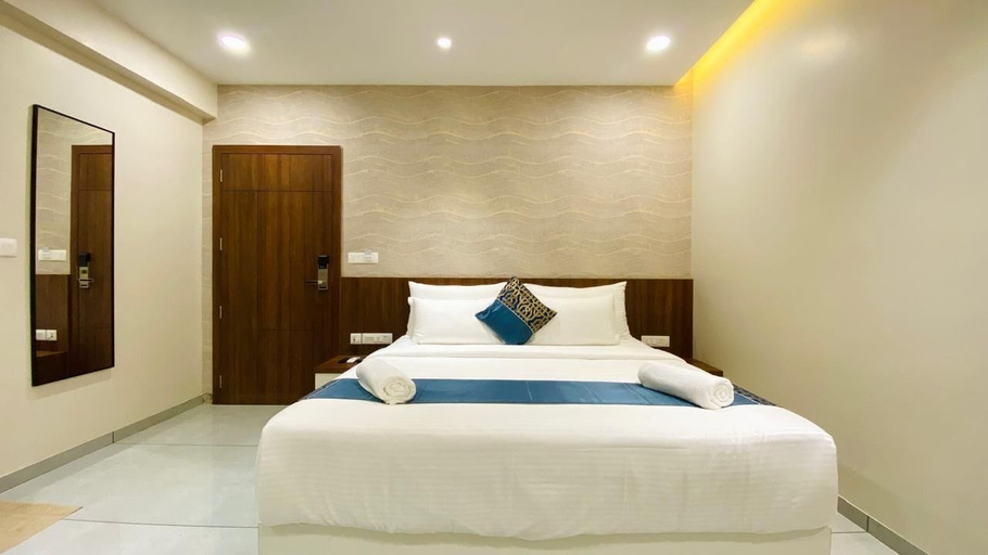 Room 4, The Sapphire Hotel, Belgaum