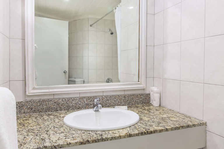Bathroom 4, Barbados Beach Club - All Inclusive