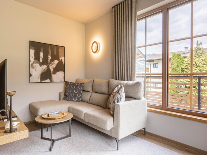 Others 5, Apartment near Alpenrosenbahn ski lift, Kitzbühel