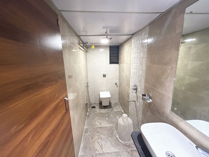 Others 5, Lucky Serviced Apartments – Near BKC, Mumbai Suburban