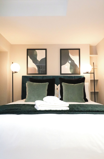 Bedroom 3, Fitzrovia by Viridian Apartments, London