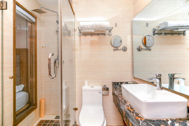 Bathroom 3, Super 8 Hotel Beijing South Railway Station Majiabao Metro Station, Beijing