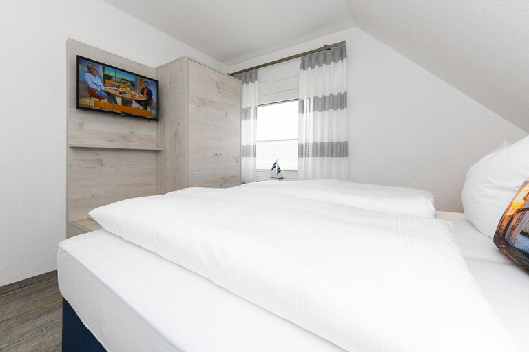Room 4, Gemuetliche Ferienwohnung im Obergeschoss, Bensersiel, Wittmund