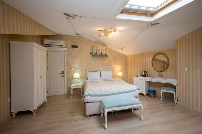 Bedroom 2, Villa Paradiso, Fatih