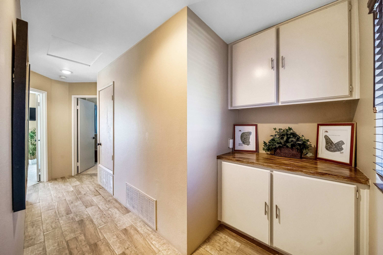 Room 2, Cozy Lakeside Retreat in PGA West Bbq Scenic Views, Riverside