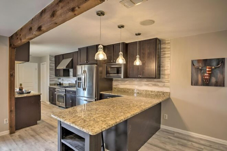 Private kitchen 4, Collins Family-Friendly Texas Home with Private Pool!, Dallas