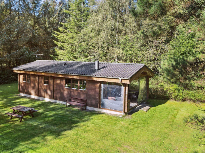 Outdoor dining, 4 Star Holiday Home in Herning, Herning