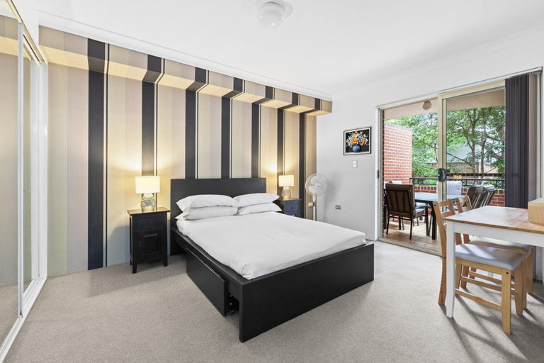 Room 3, Bright Marrickville Flat With Balcony & Parking, Sydney