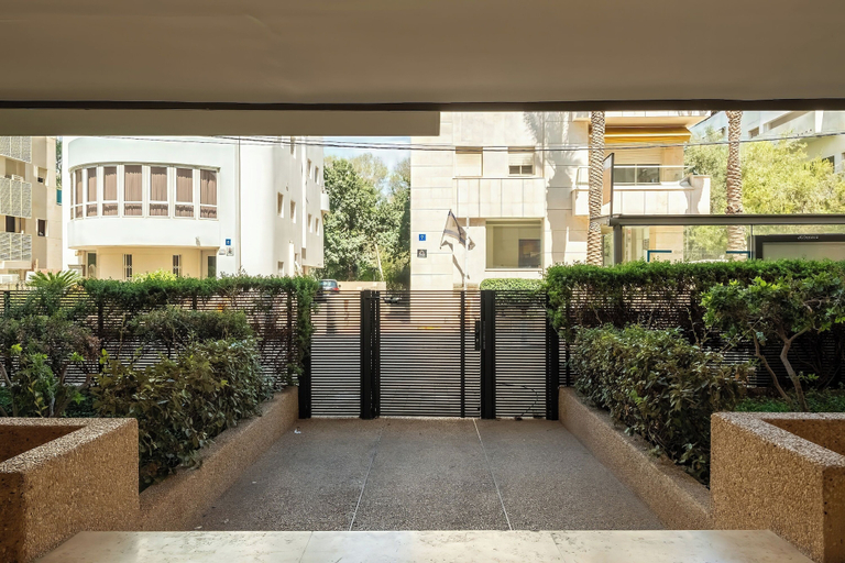 Property entrance 5, Gordon Beach Bright Stay by Sea N' Rent