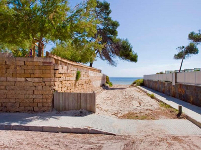 4, Stylish Villa by Playas de Muro, Baleares