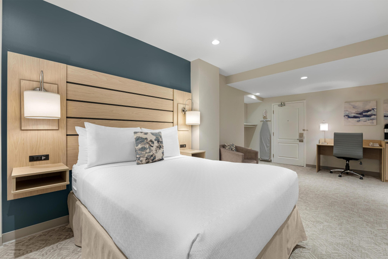 Bedroom 1, Best Western Plus Baker Street Inn, Central Kootenay