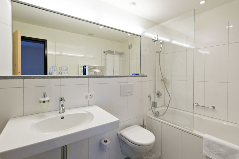 Bathroom 4, Hauser Hotel St. Moritz, Maloja