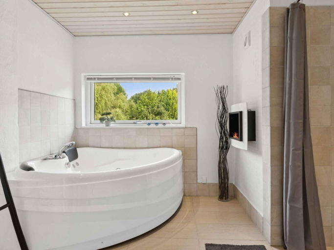 Others 5, 4 Star Holiday Home in Hadsund, Mariagerfjord