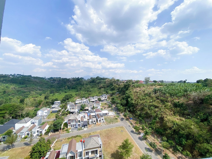 Exterior & Views, Minimalistic and Cozy Studio Amartha View Apartment, Semarang