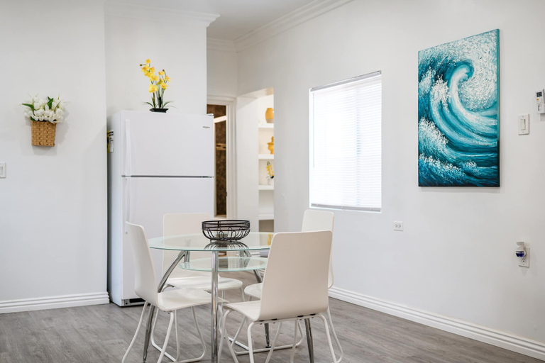 Room 5, Spacious Bright Home Fully Equipped, Los Angeles