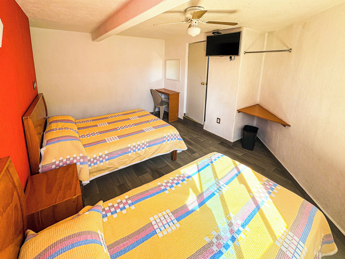 Room 5, Hotel Montecarlo, San Luis Potosí
