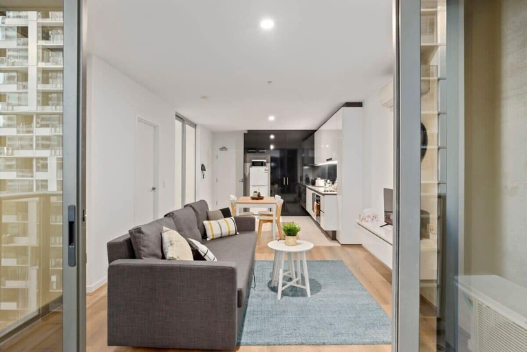 Interior 5, Cozy & Charming 2BR Stay, Free Parking, Melbourne