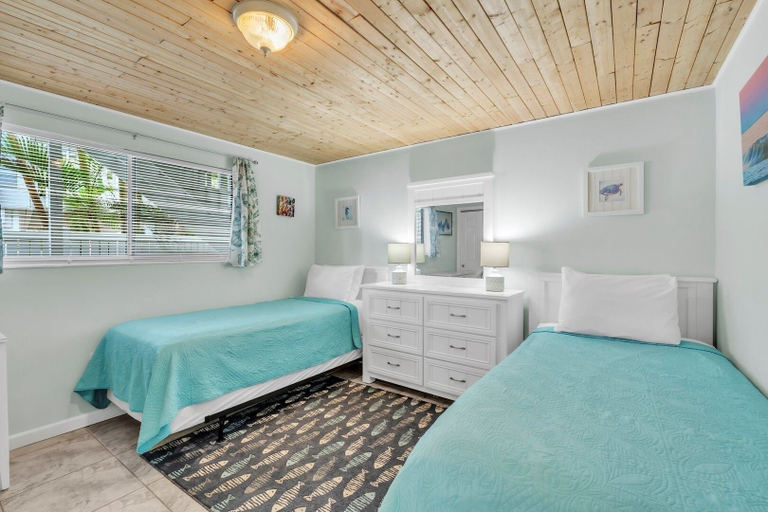Bedroom 2, Coquina Cottage 2 Bedroom Cottage by RedAwning, Manatee