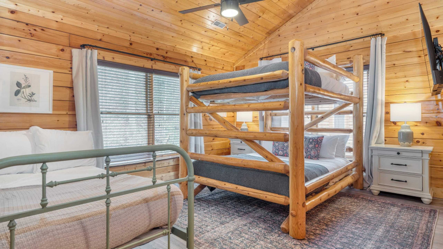 Bedroom 2, Brookshore by Avantstay Relaxing Backyard Creek, 10mins From Pigeon Forge, Sevier