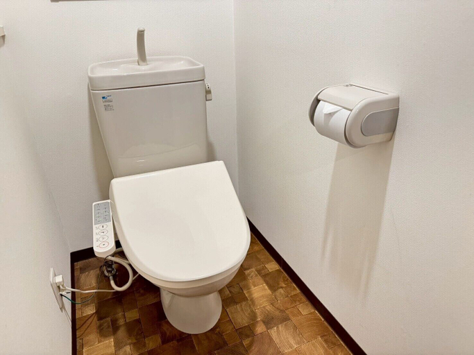 Bathroom 3, Sakura Sands Hotel, Osaka