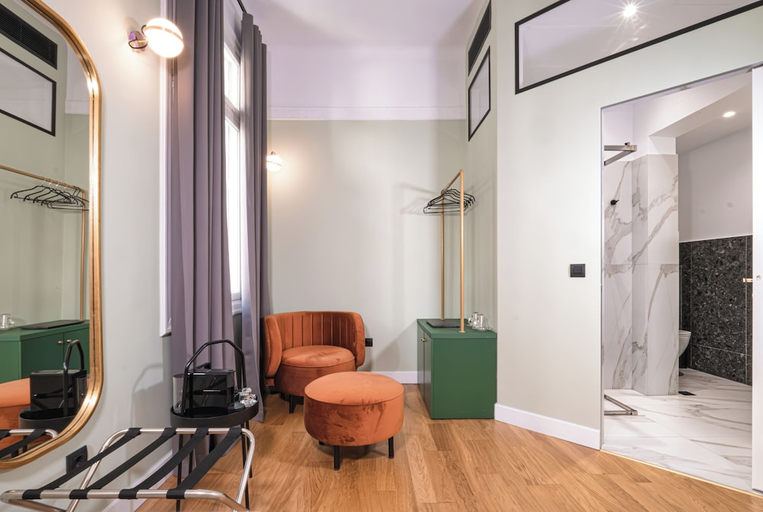 Others 5, Belle epoque suites, Attica