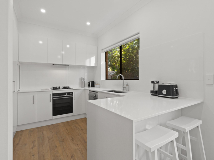 3, Stylish 3-Bed House Close to Attractions, Adelaide