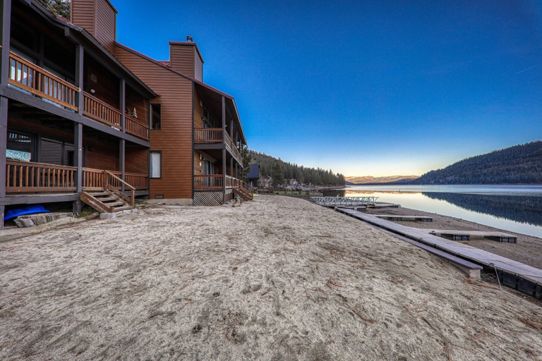 Exterior, 154 Bldg D 2 Bedroom Townhouse, Nevada