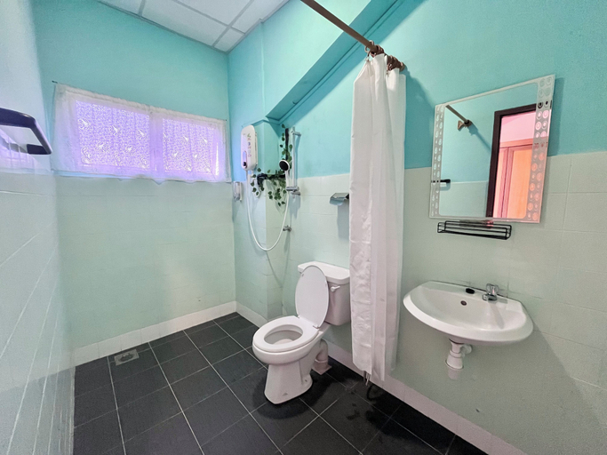 Bathroom 4, Heng Ann Guest House, Malacca City