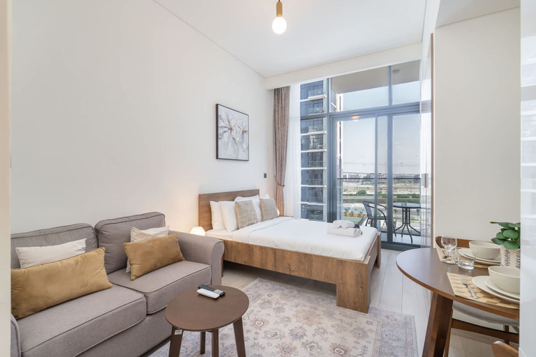Room 5, A Serene and Gorgeous Studio in Meydan One, Dubai