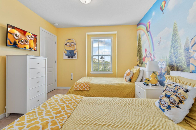 Room 2, Spacious 5BR Villa with Private Pool near Disney, Osceola