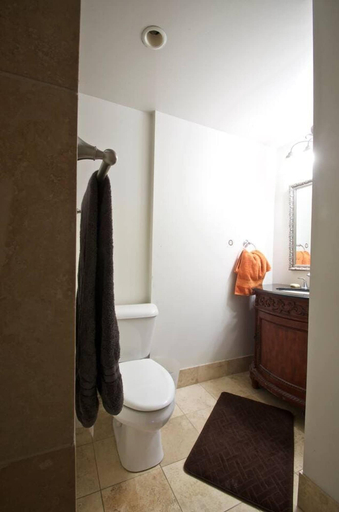 Room 5, Amazing Wicker Park Penthouse With Skyline Views, Cook