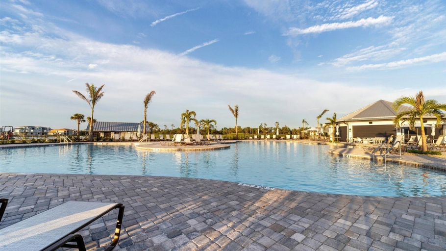 Pool 2, Heritage Landing Resort 30 night minimum 3 Bedroom Condo 3 Condo, Charlotte