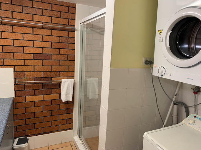 Bathroom 3, Northpoint Holiday Apartments, Maroochy - Mooloolaba